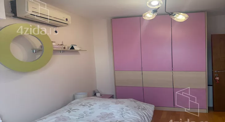 Četvoroiposoban stan | 4zida