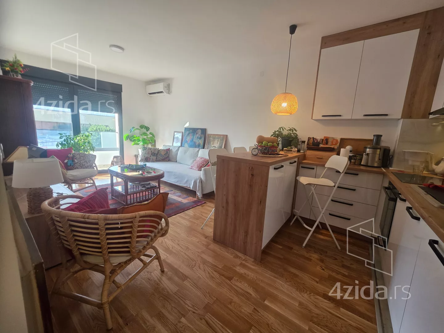 Dvoiposoban stan | 4zida