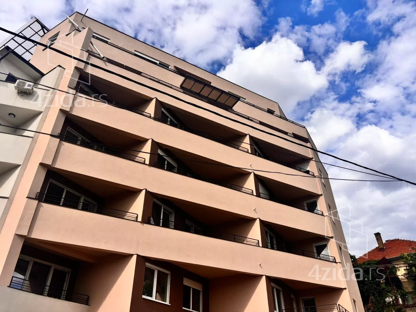 Troiposoban stan | 4zida