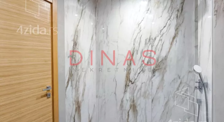 Četvoroiposoban stan | 4zida