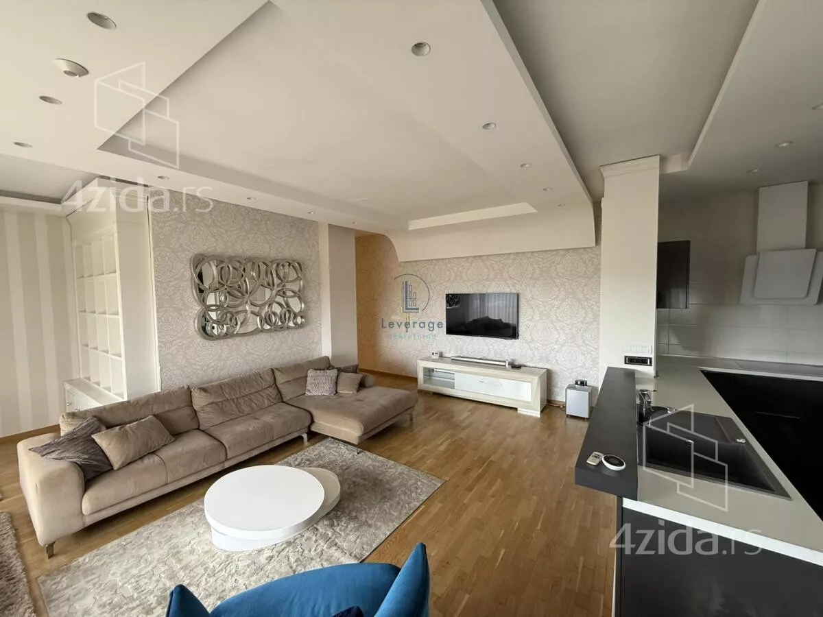 Četvoroiposoban stan | 4zida