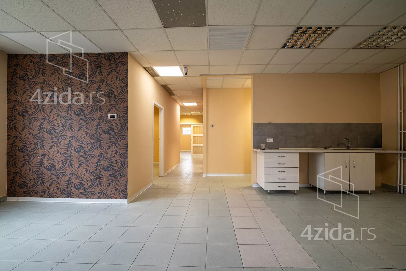 Poslovna zgrada | 4zida