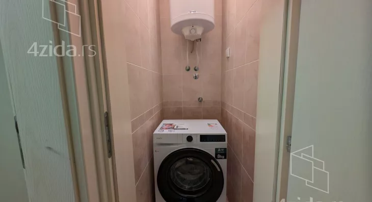 Šestosoban stan | 4zida