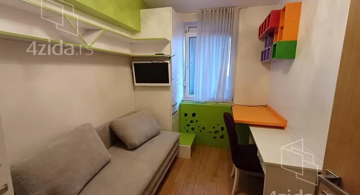 Petosoban stan | 4zida