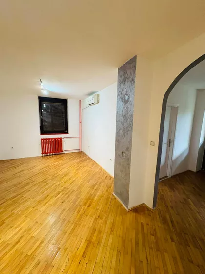 Šesnaestog Oktobra 20 | 4zida.rs