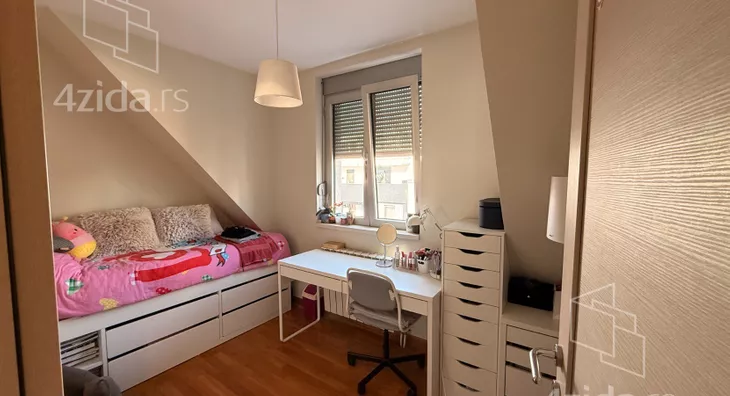 Petosoban stan | 4zida