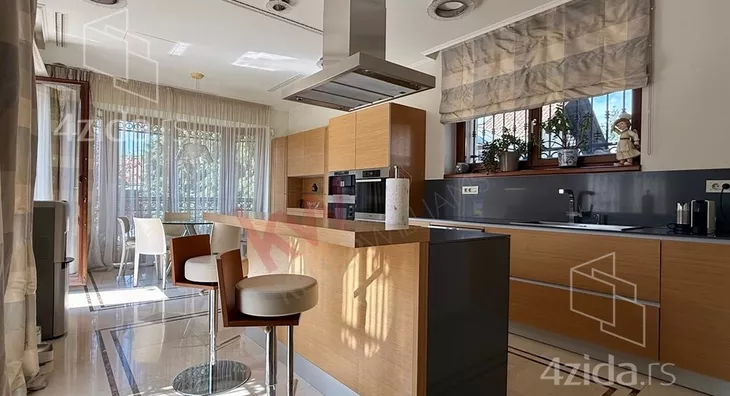 4-etažna kuća | 4zida