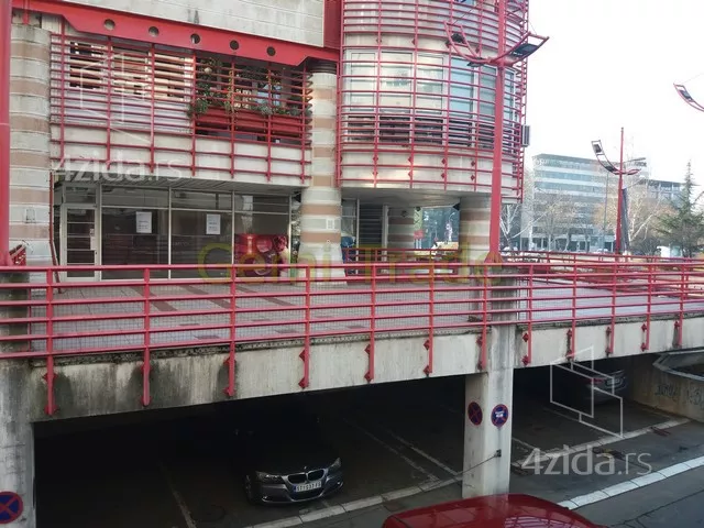 Lokal | 4zida