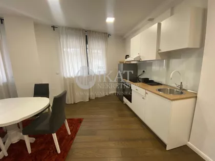 Gospodara Vučića | 4zida.rs