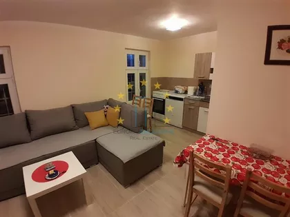 Mali Požarevac | 4zida.rs