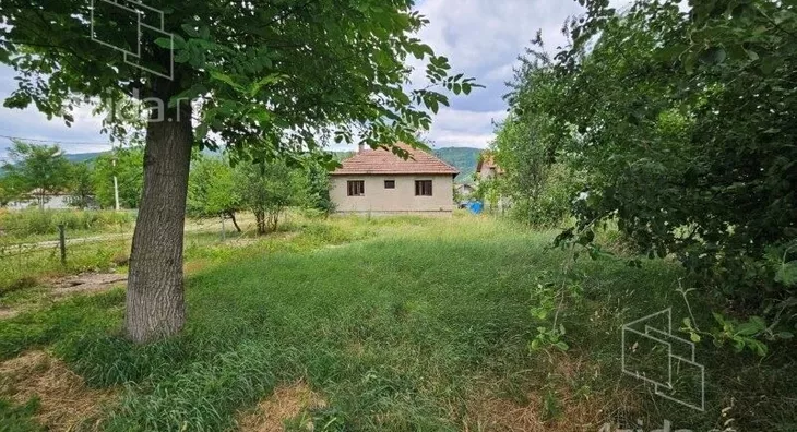 Plac | 4zida
