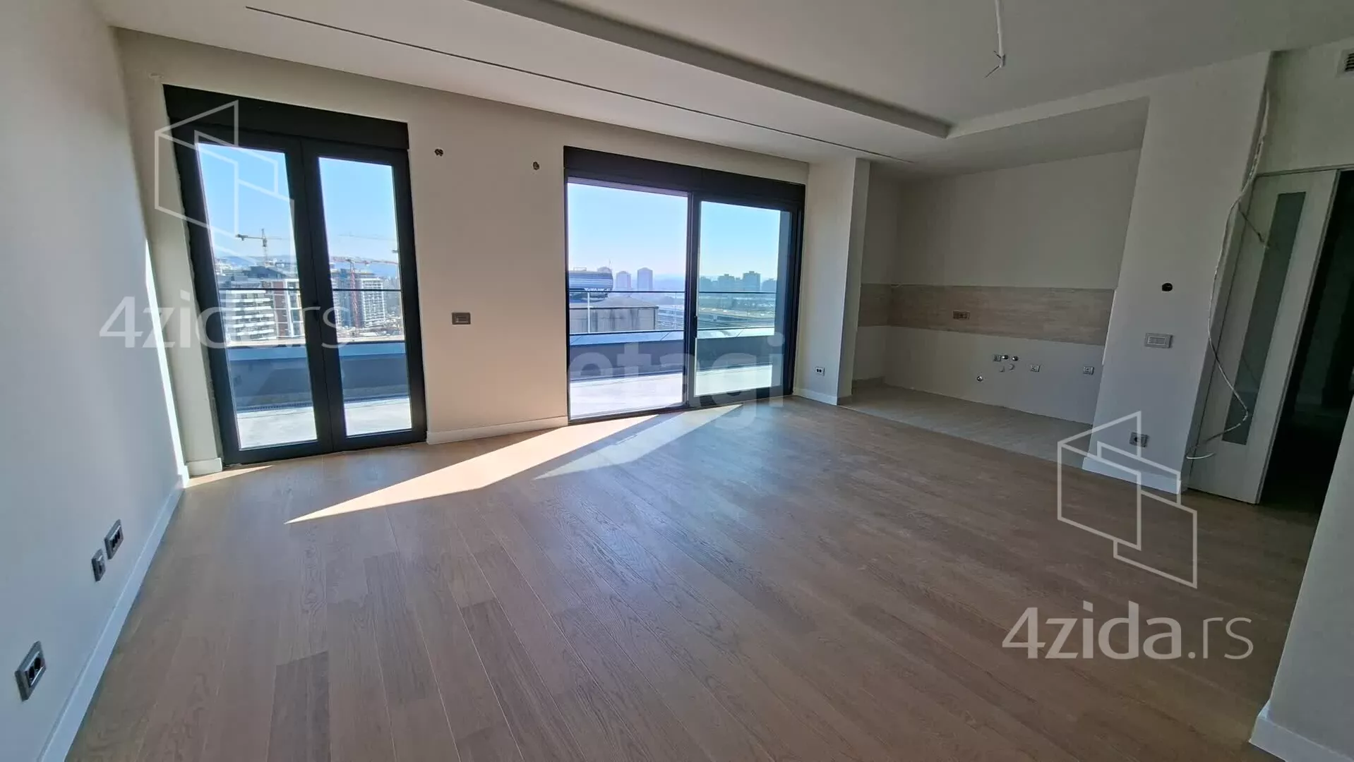 Četvorosoban stan | 4zida