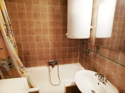 Radnih akcija 40b | 4zida.rs