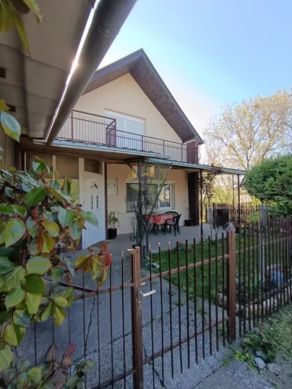 Stari Banovci | 4zida.rs