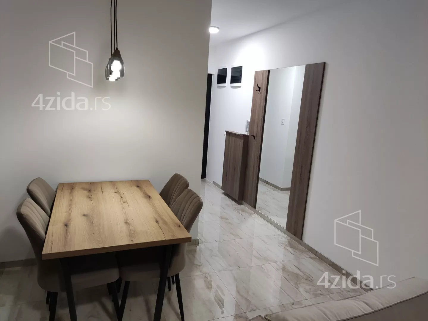 Jednoiposoban stan | 4zida