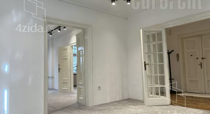 Četvoroiposoban stan | 4zida