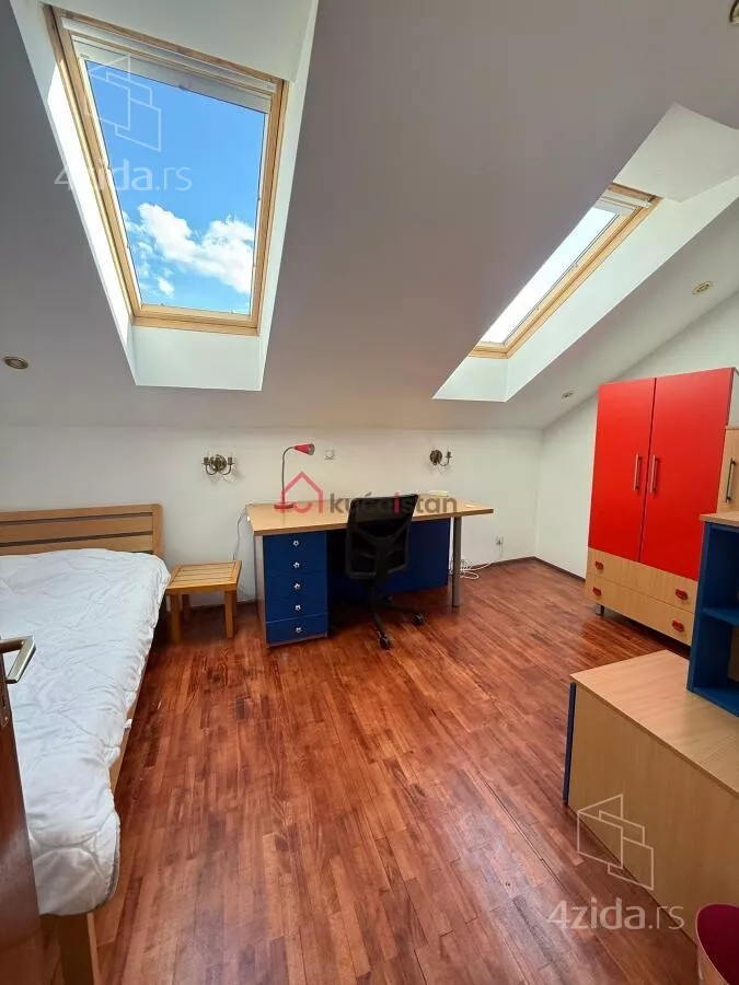 Petosoban stan | 4zida