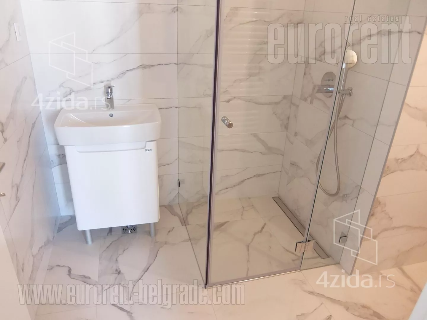 Četvoroiposoban stan | 4zida