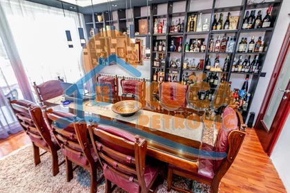 Ivana Milutinovića | 4zida.rs