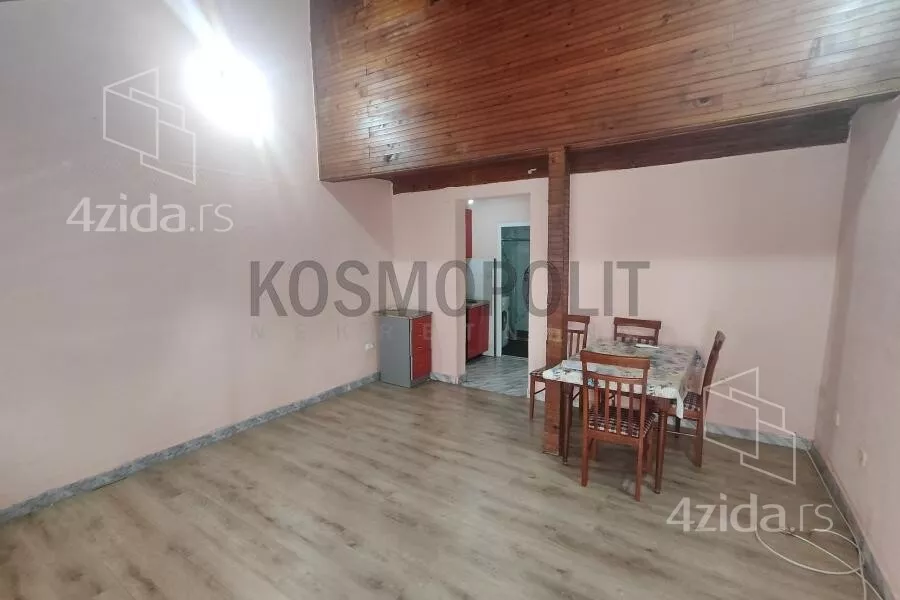 Lokal | 4zida