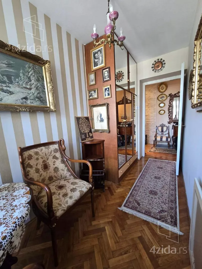 Troiposoban stan | 4zida