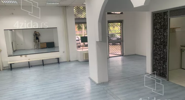 Poslovni prostor | 4zida