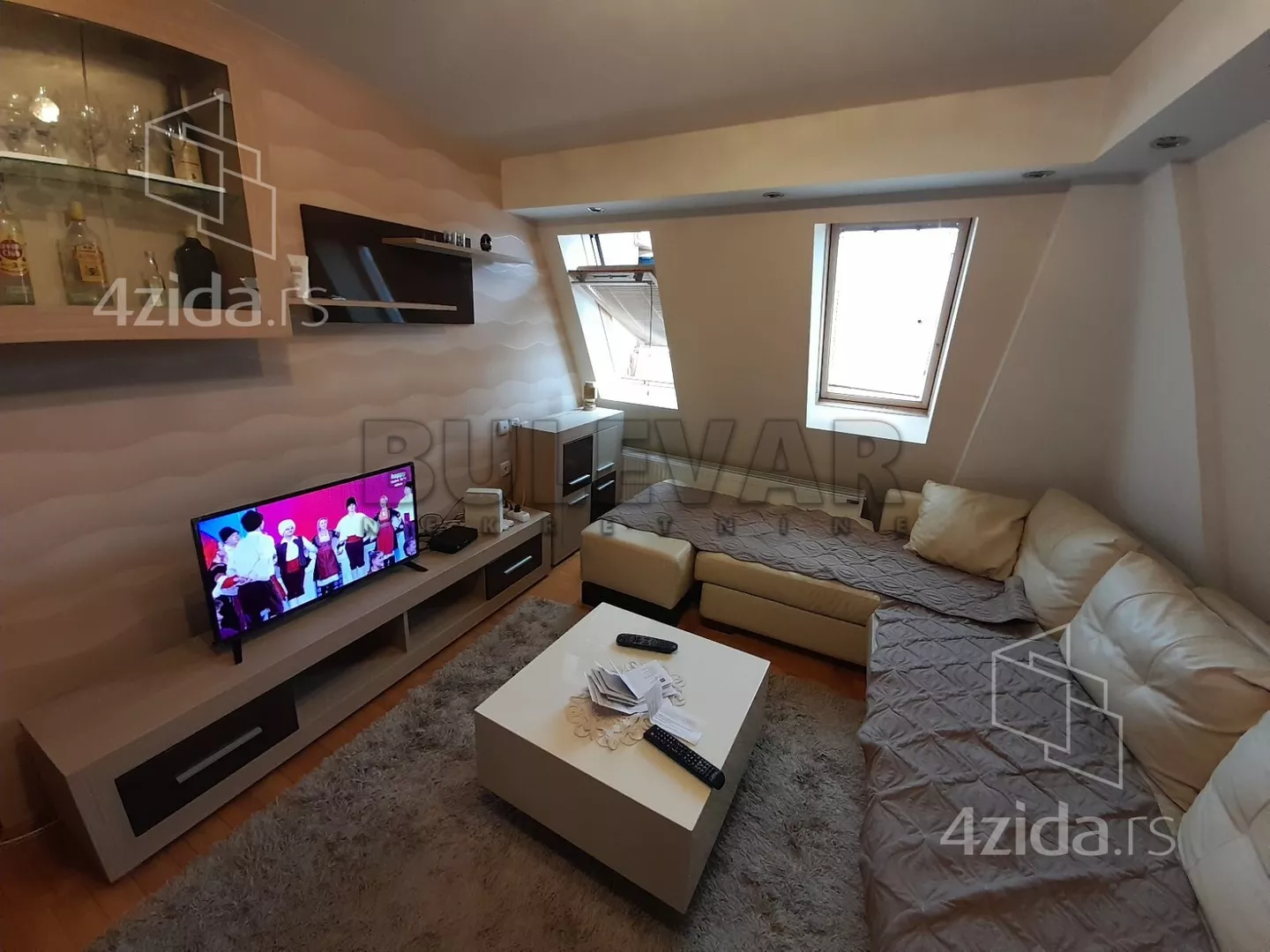 Dvoiposoban stan | 4zida