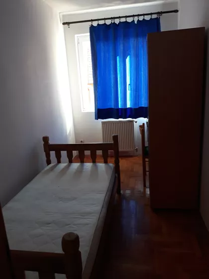 Ekonomski/Pravni Fakultet | 4zida.rs