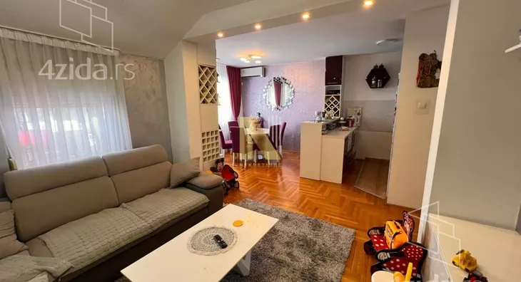 Četvorosoban stan | 4zida