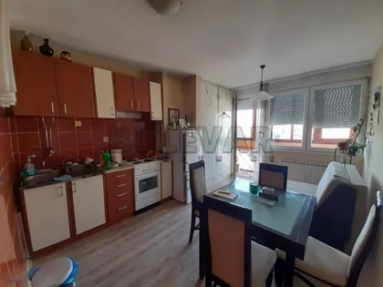 Trg 14. oktobra | 4zida.rs