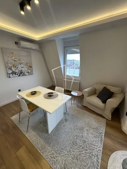 Tome Maksimovića | 4zida.rs