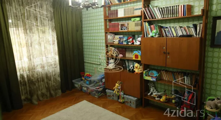 Petosoban stan | 4zida