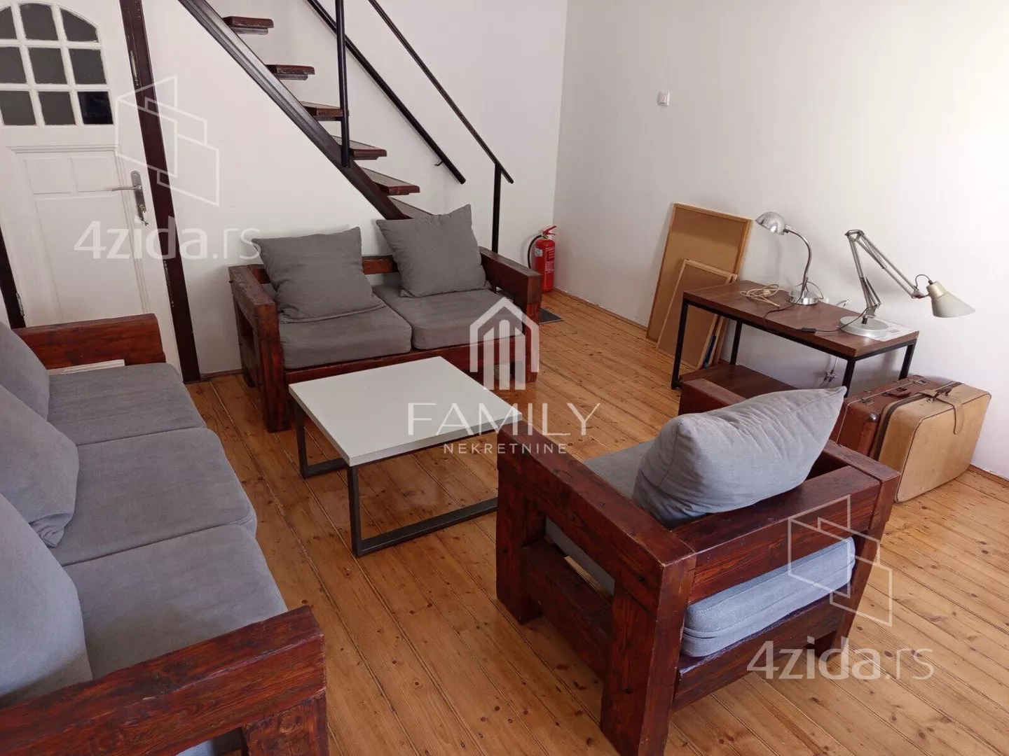 Četvoroiposoban stan | 4zida