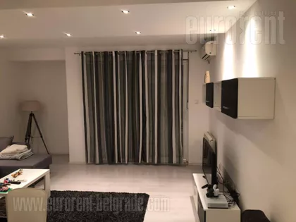 CRVENI KRST | 4zida.rs