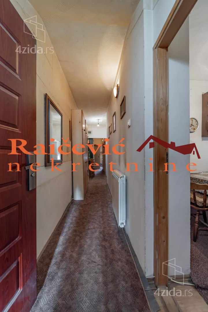 Četvoroiposoban stan | 4zida