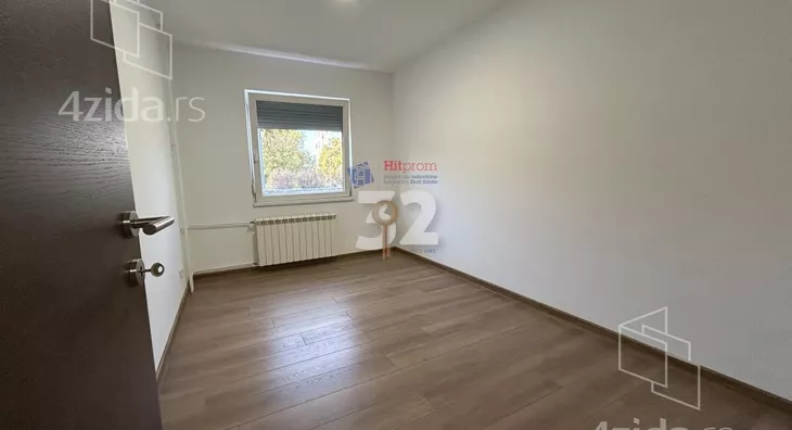 Četvoroiposoban stan | 4zida