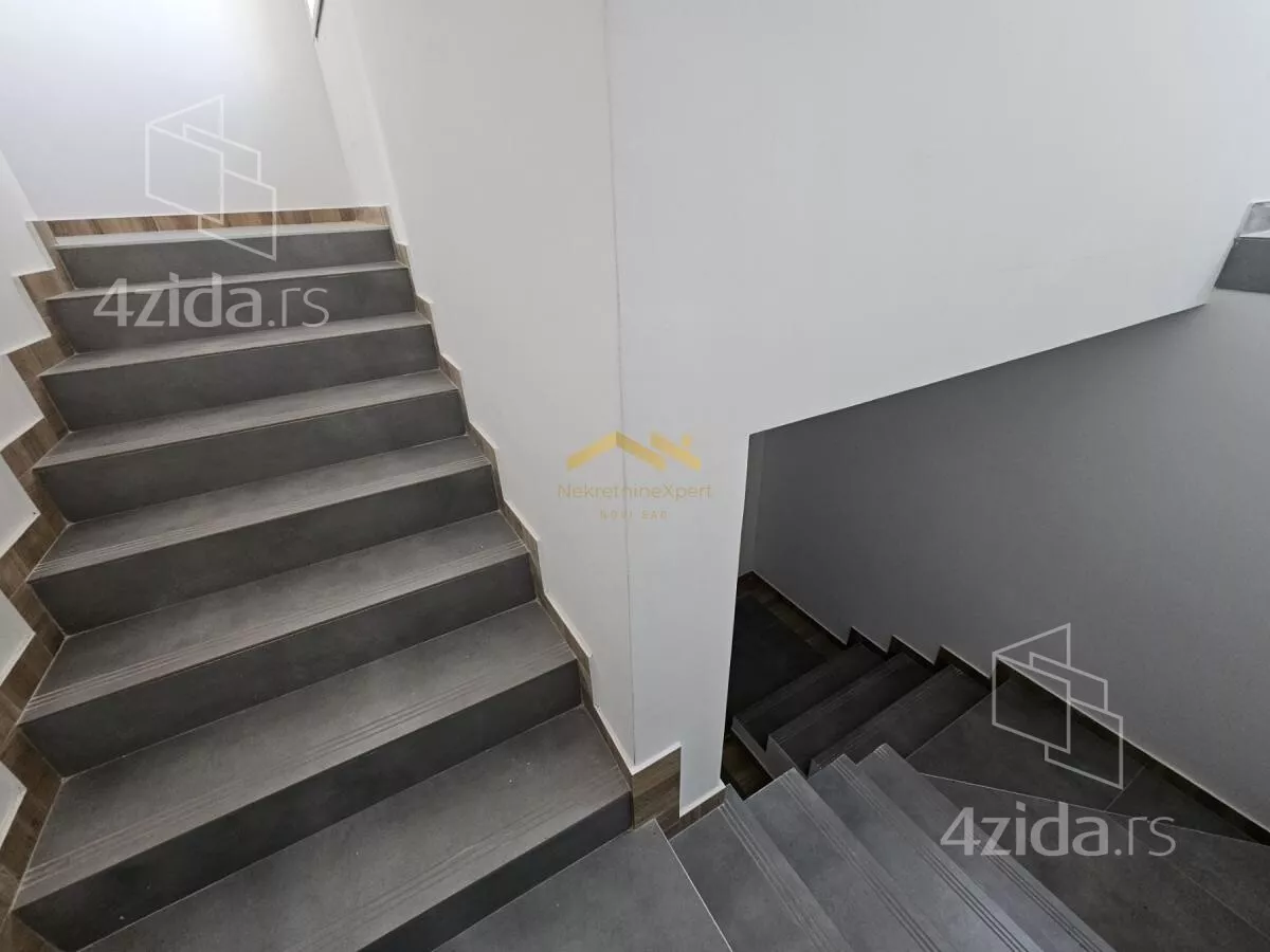 Šestosoban stan | 4zida