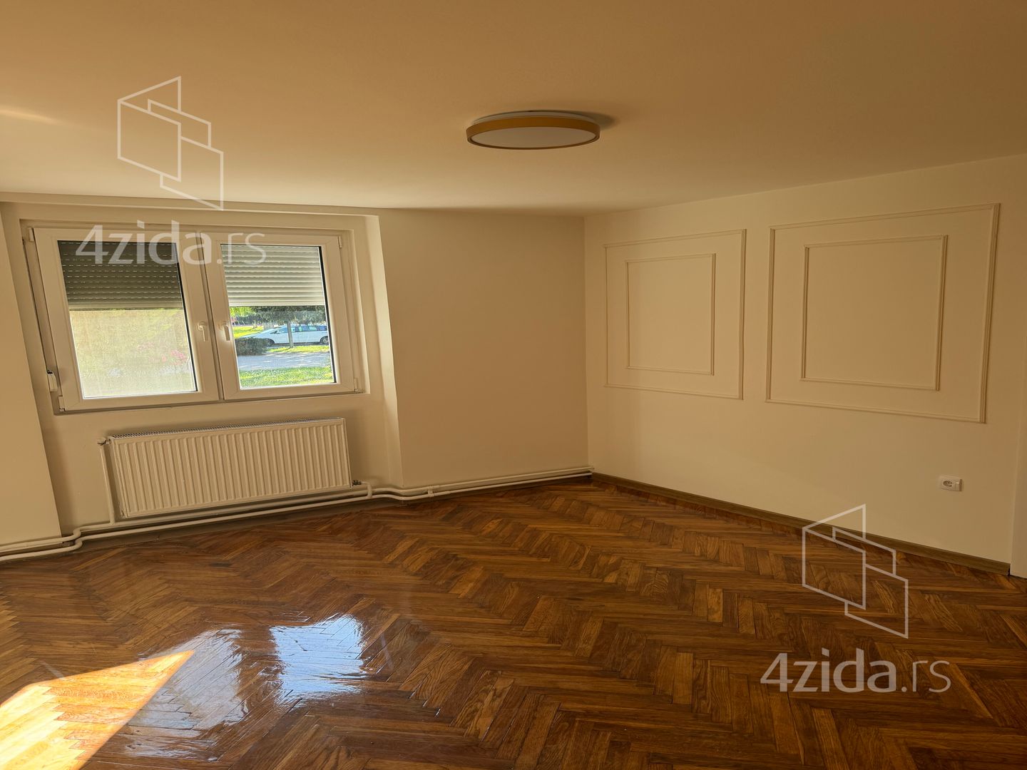 Отделение выдачи, Центр 1, 350€, 40m² — фото