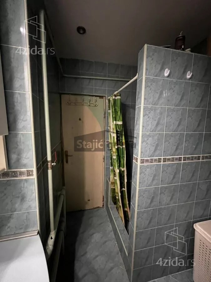 Šestosoban stan | 4zida