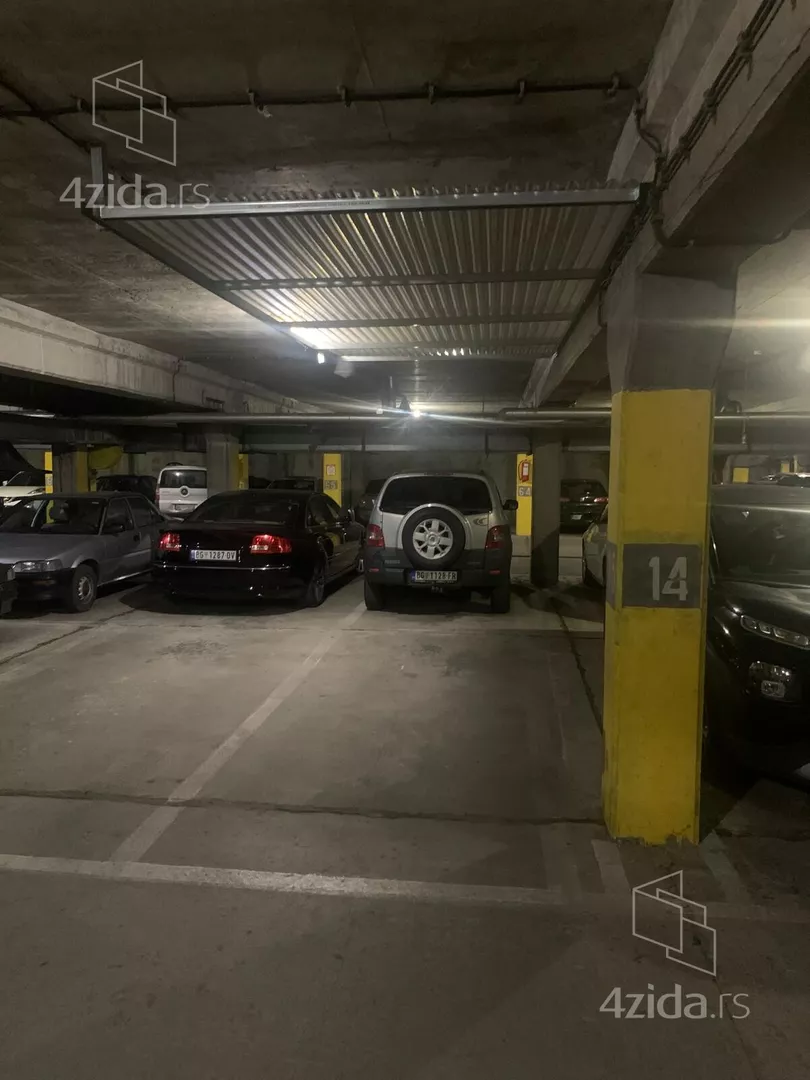 Parking | 4zida