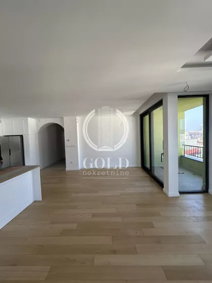 Aranj Janoša | 4zida.rs