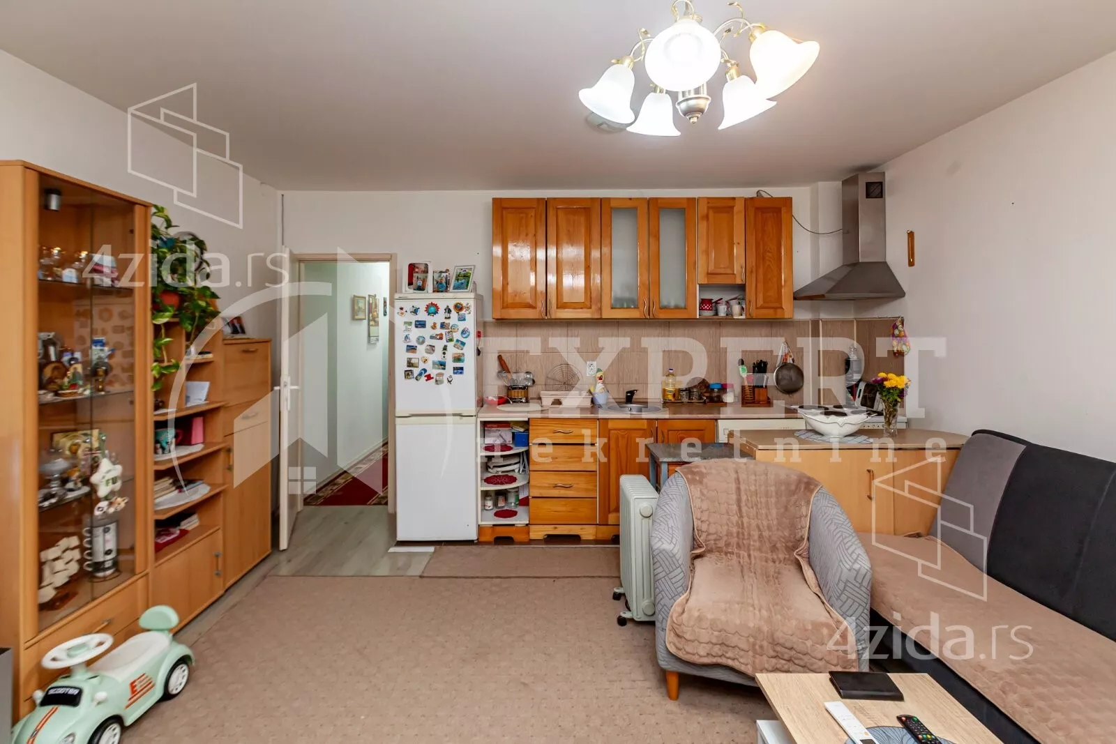 Jednoiposoban stan | 4zida