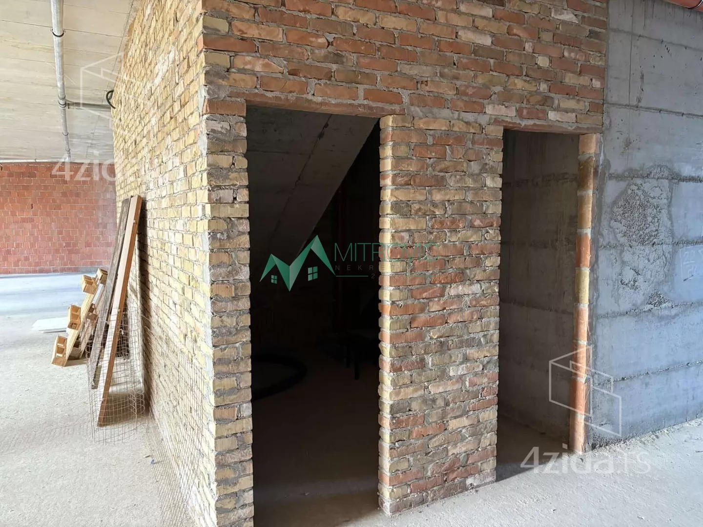 Poslovni prostor | 4zida