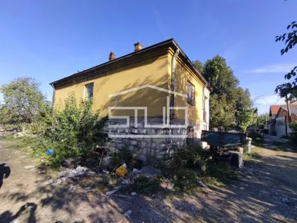 Školski venac | 4zida.rs