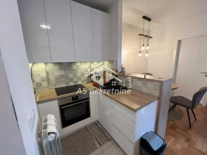 Autokomanda | 4zida.rs