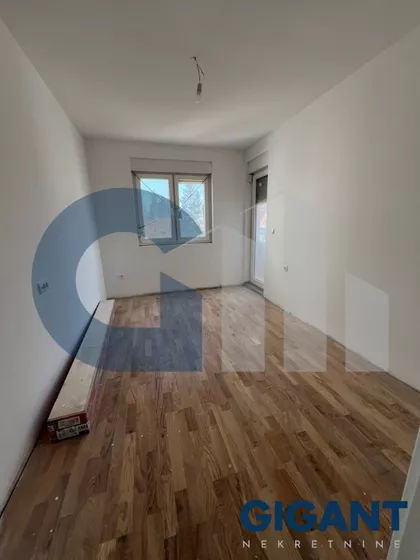 Surčinska | 4zida.rs