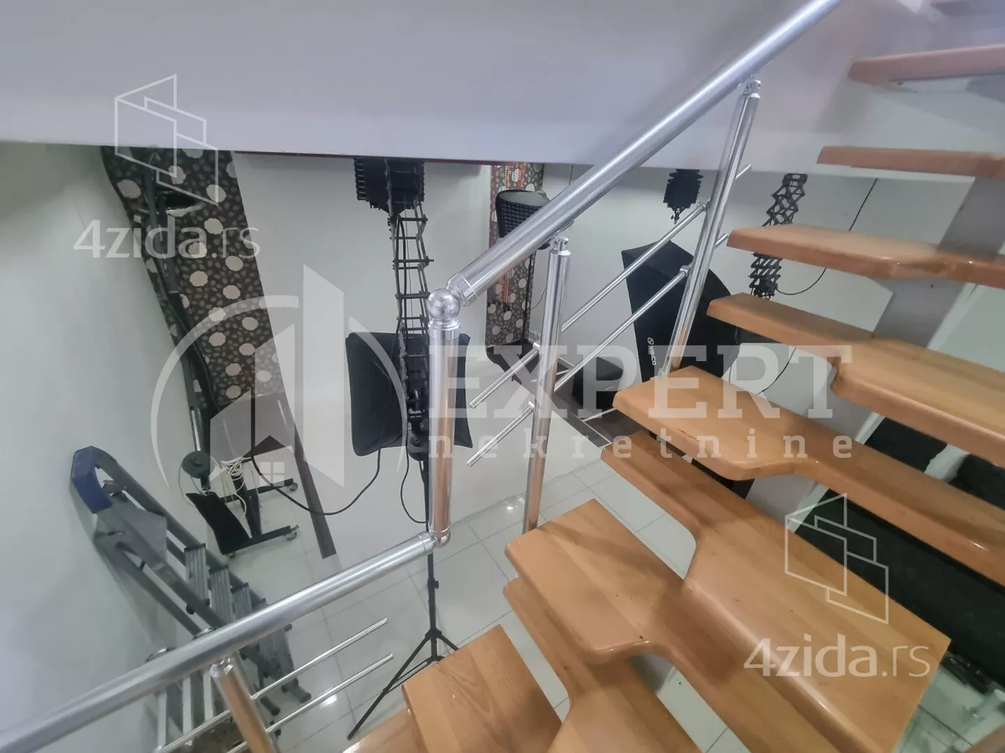 Lokal | 4zida