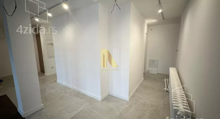 Četvoroiposoban stan | 4zida