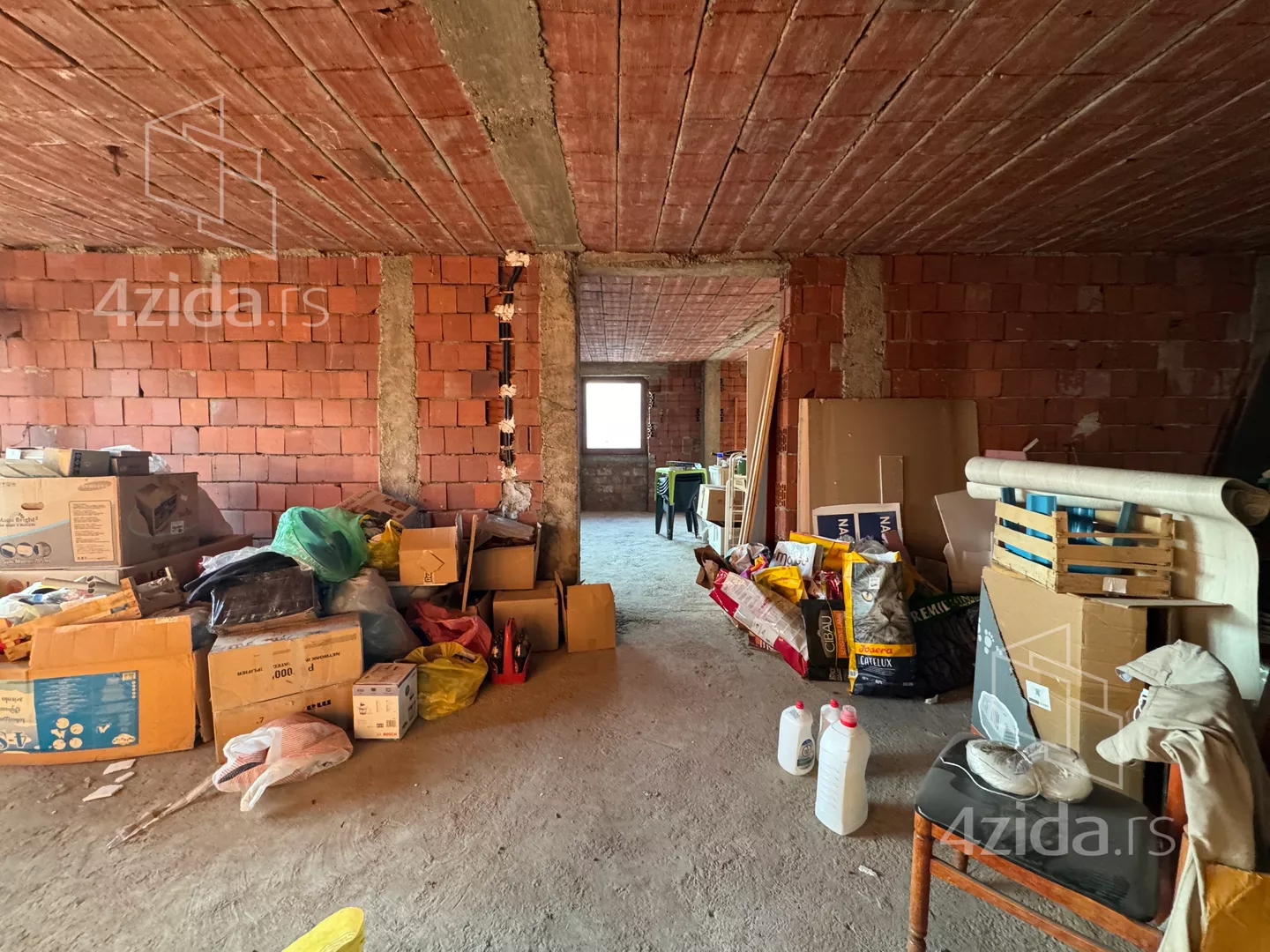 Četvoroiposoban stan | 4zida