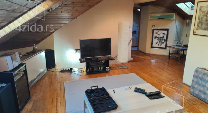 Četvoroiposoban stan | 4zida